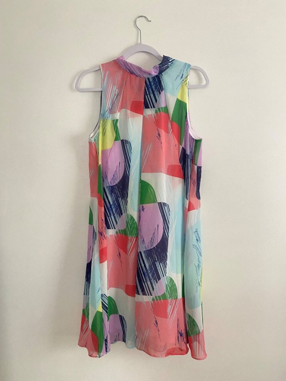 Signature By Robbie Bee Multicolor Abstract Sleeveless Shift Dress With Scarf Ti - Picture 2 of 7